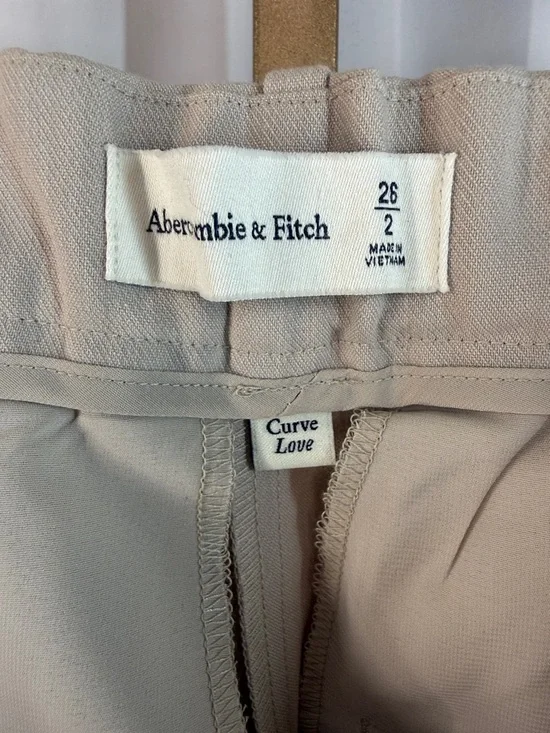 Abercrombie Curve Love A&F Sloane High Rise Tailored Shorts 4.5in - 2  26  Taupe - Picture 7 of 16